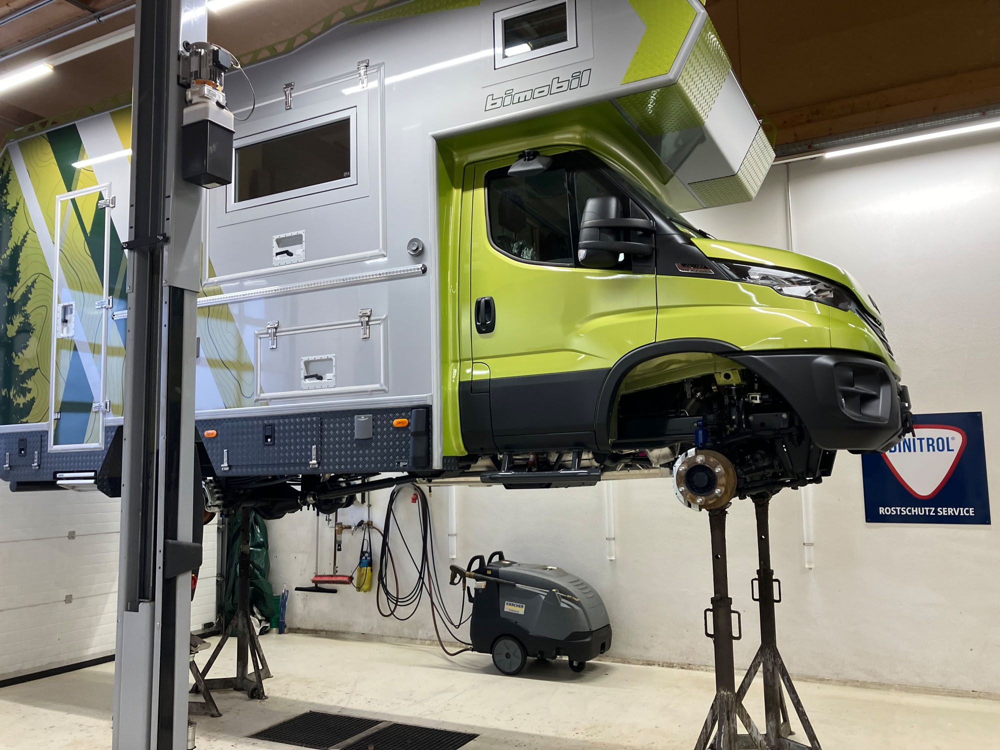 bimobil-iveco-hebebuehne-werkstatt-16